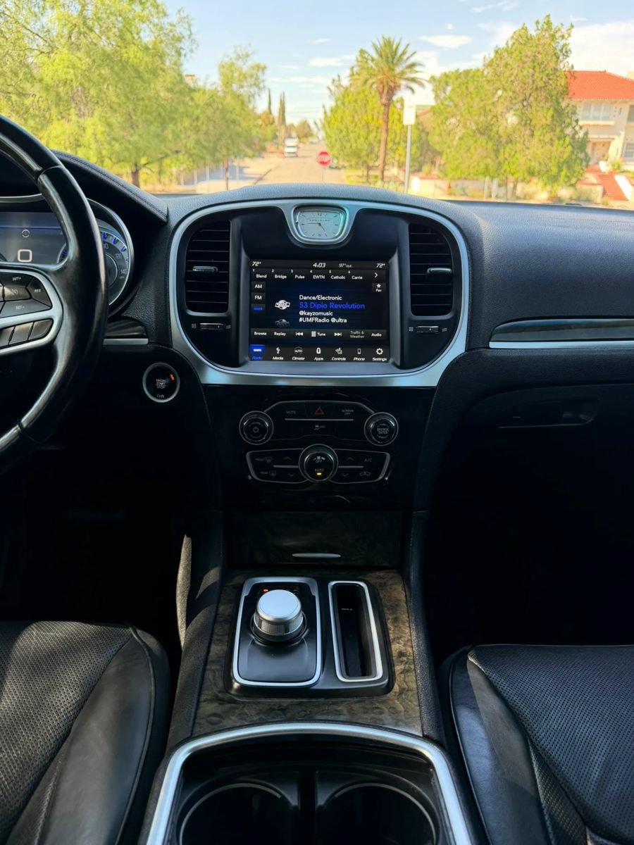 Used 2019 Chrysler 300 Limited AWD/4WD image 14