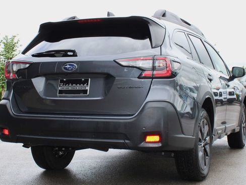 Used 2025 Subaru Outback Onyx Edition AWD/4WD image 13