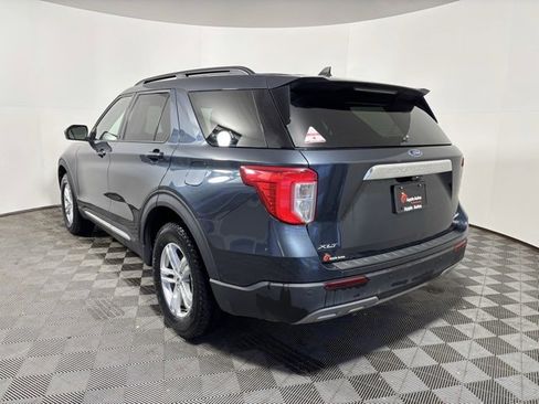 Used 2022 Ford Explorer XLT w/ Equipment Group 202A image 4