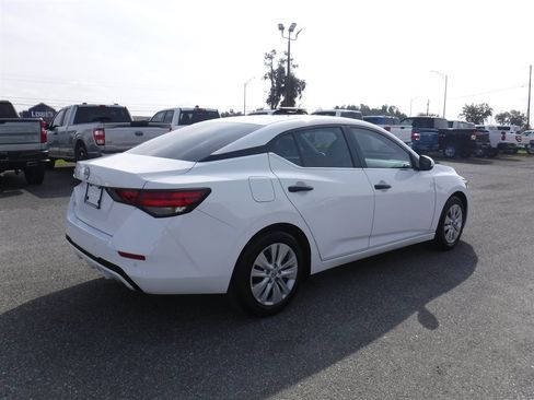 Used 2025 Nissan Sentra S image 2