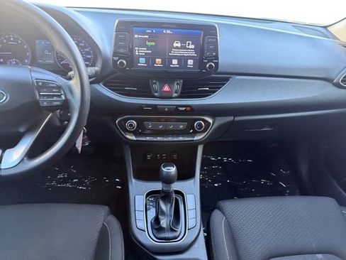 Used 2019 Hyundai Elantra GT FWD image 15