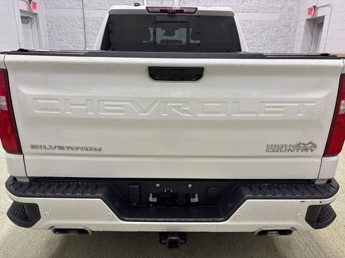 Used 2024 Chevrolet Silverado 1500 High Country w/ Technology Package AWD/4WD image 5