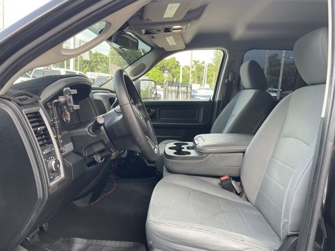 Used 2015 RAM 1500 Express RWD image 20