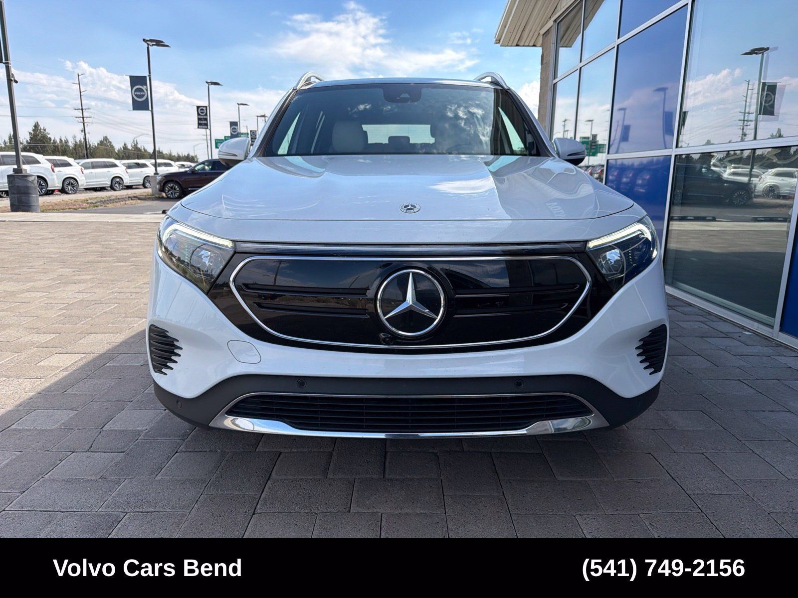Used 2023 Mercedes-Benz EQB 300 4MATIC image 3