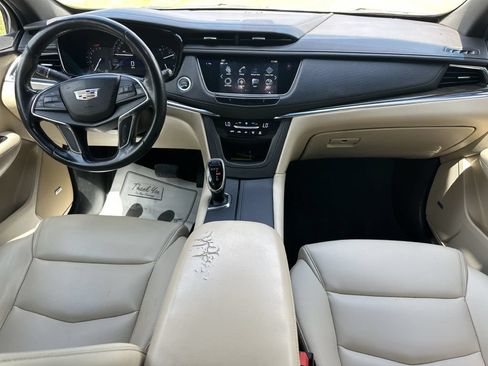 Used 2019 Cadillac XT5 FWD image 8