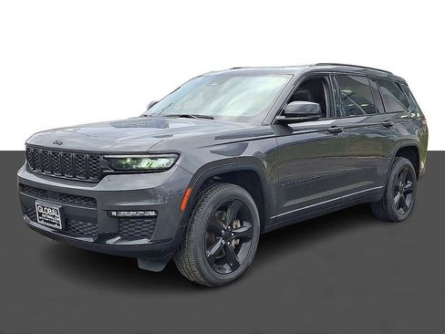 Used 2022 Jeep Grand Cherokee L Limited w/ Black Appearance Package AWD/4WD image 3