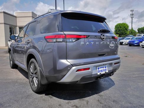 Used 2022 Nissan Pathfinder SL w/ SL Premium Package FWD image 7