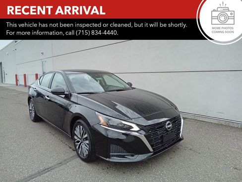 Used 2025 Nissan Altima 2.5 SV image 1