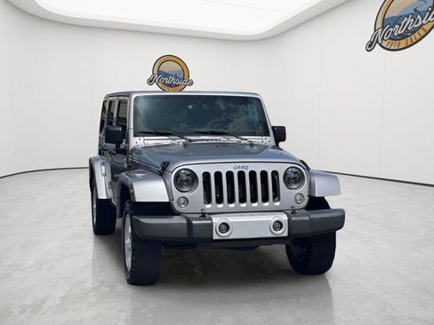 Used 2014 Jeep Wrangler Unlimited Sahara w/ Connectivity Group AWD/4WD image 7