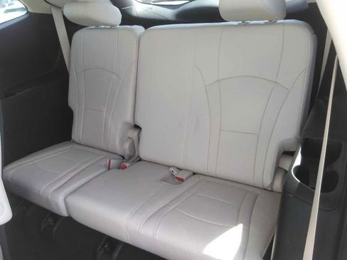 Used 2022 Buick Enclave Essence w/ Experience Buick Package AWD/4WD image 6