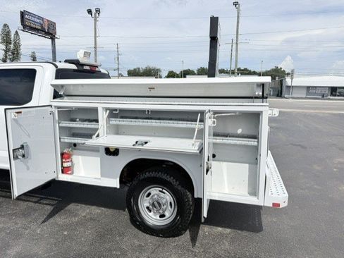Used 2017 Ford F250 XL w/ Power Equipment Group AWD/4WD image 12