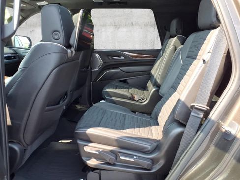Used 2021 Cadillac Escalade Premium Luxury Platinum AWD/4WD image 7