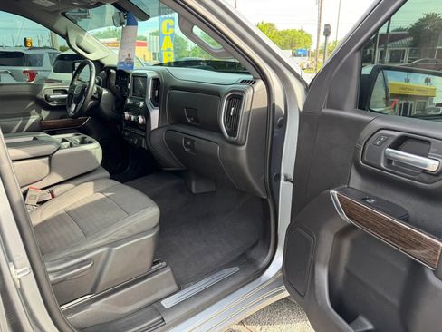 Used 2020 GMC Sierra 1500 SLE w/ SLE Value Package AWD/4WD image 12