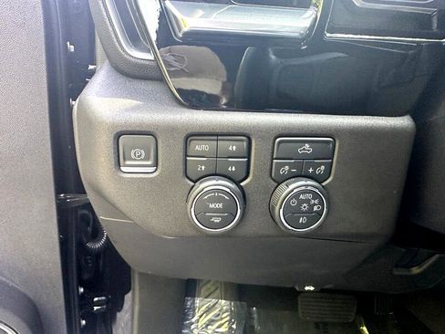 Used 2022 Chevrolet Silverado 1500 RST image 24