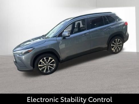 Used 2024 Toyota Corolla Cross XLE w/ Convenience Package AWD/4WD image 13