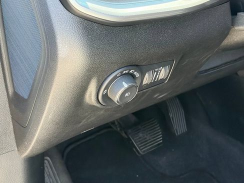Used 2025 Jeep Compass Limited AWD/4WD image 5