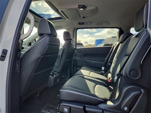 New 2026 Honda Odyssey Touring image 10