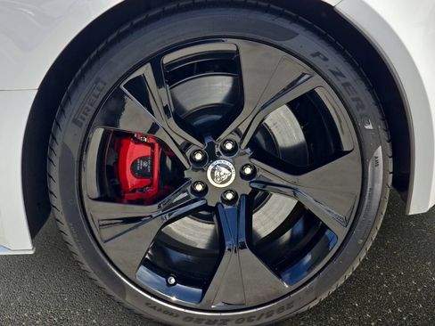 Certified 2024 Jaguar F-TYPE Coupe AWD image 32