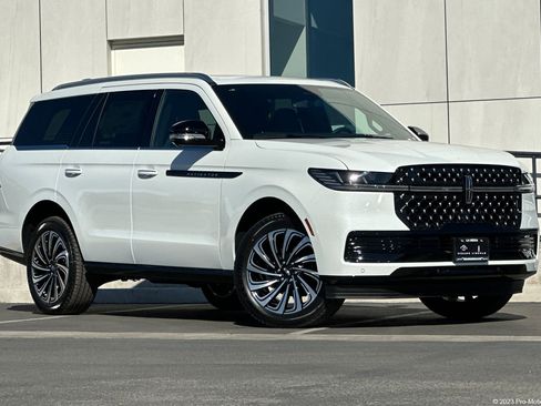 New 2025 Lincoln Navigator Black Label image 1