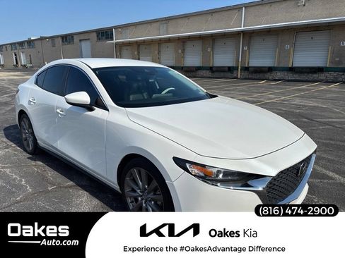 Used 2021 MAZDA MAZDA3 s FWD image 1