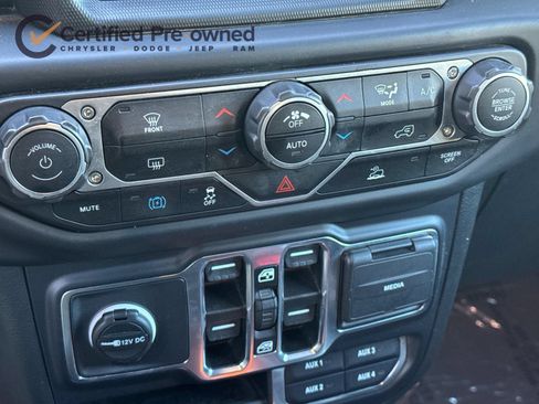 Used 2023 Jeep Wrangler Unlimited Sahara AWD/4WD image 22