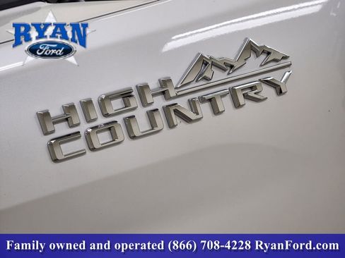 Used 2025 Chevrolet Silverado 2500 High Country AWD/4WD image 8