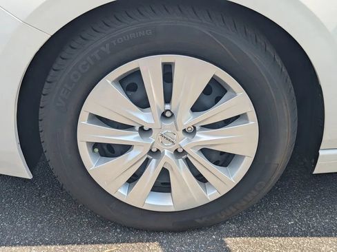 Certified 2023 Nissan Sentra S FWD image 11