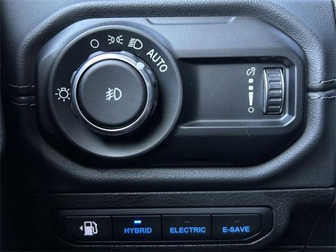 Used 2024 Jeep Wrangler High Altitude image 27