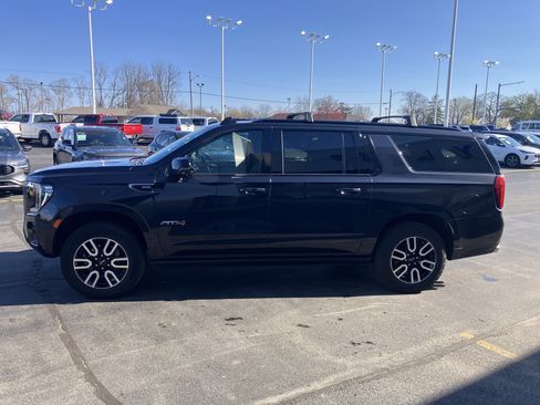 Used 2023 GMC Yukon XL AT4 w/ AT4 Premium Plus Package AWD/4WD image 4