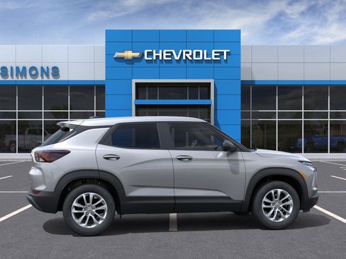 New 2026 Chevrolet TrailBlazer LS w/ LS Convenience Package FWD image 6
