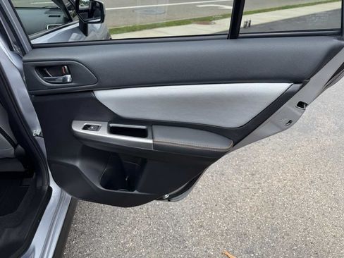 Used 2017 Subaru Crosstrek 2.0i Premium w/ Moonroof Package AWD/4WD image 17