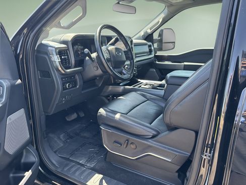Used 2023 Ford F250 Lariat w/ Sport Appearance Package AWD/4WD image 9