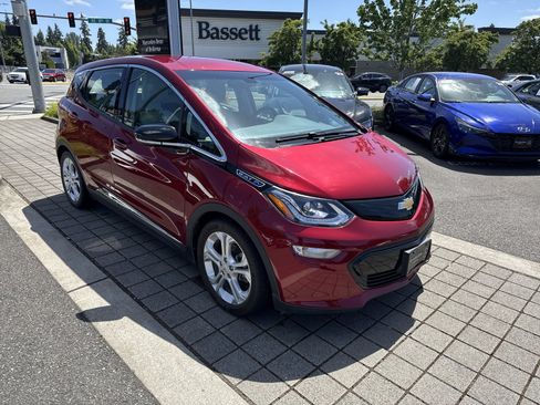 Used 2017 Chevrolet Bolt LT FWD image 3