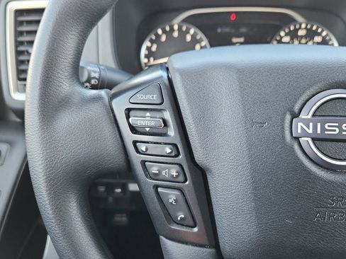 Used 2022 Nissan Frontier SV image 21