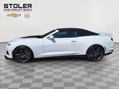 Used 2021 Chevrolet Camaro ZL1 RWD image 2