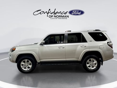 Used 2022 Toyota 4Runner SR5 Premium AWD/4WD image 5