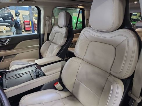 Used 2024 Lincoln Navigator L Reserve w/ Monochromatic Package image 20