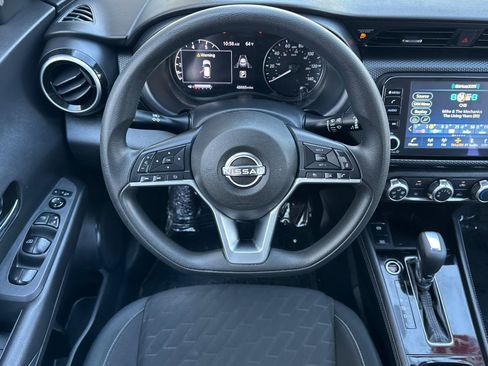 Used 2023 Nissan Kicks SV image 15