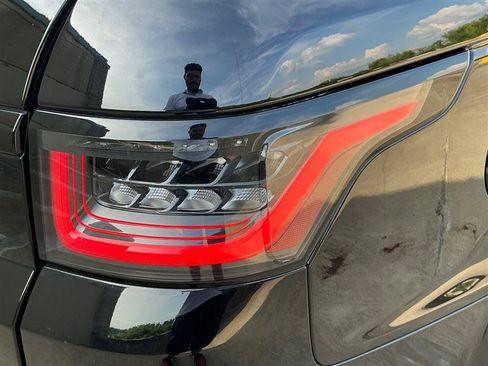 Used 2019 Land Rover Range Rover Sport SE AWD/4WD image 19