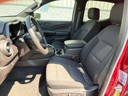Used 2024 Chevrolet Colorado Trail Boss w/ Advanced Trailering Package AWD/4WD image 15