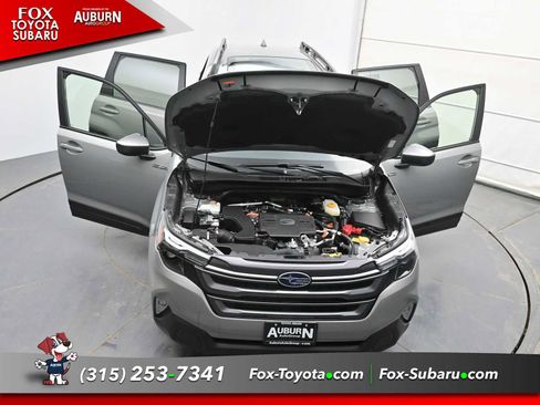 Used 2025 Subaru Forester Premium image 36