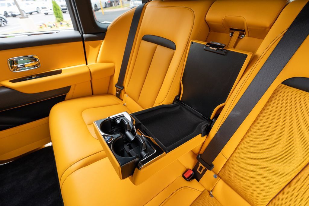 Used 2025 Rolls-Royce Cullinan AWD/4WD image 67