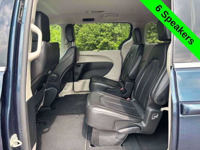 Used 2023 Chrysler Pacifica Touring-L FWD image 22