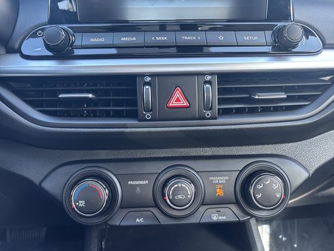 Used 2024 Kia Forte LXS w/ LXS Technology Package image 11