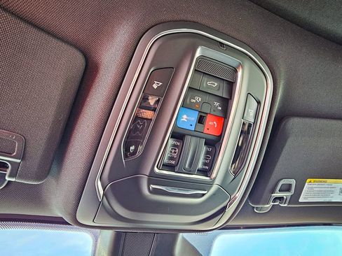 New 2025 Jeep Grand Cherokee Altitude image 29