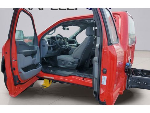 New 2026 Ford F550 4x4 SuperCab Super Duty w/ Snow Plow Prep Package image 13