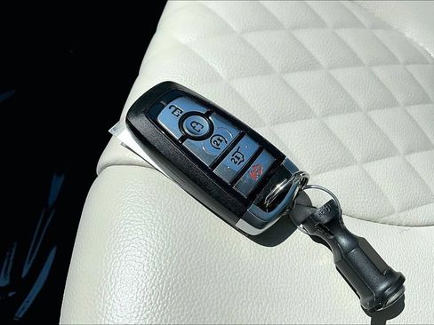 Certified 2024 Ford Edge Titanium AWD/4WD image 11