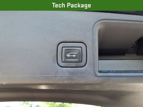 Certified 2024 GMC Terrain AT4 w/ Tech Package AWD/4WD image 18