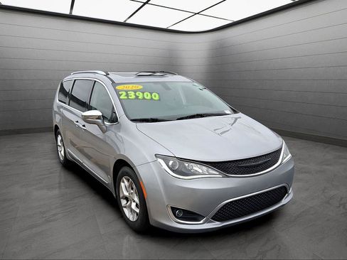Used 2020 Chrysler Pacifica Limited image 7