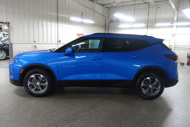 Used 2024 Chevrolet Blazer LT w/ Convenience Package FWD image 4